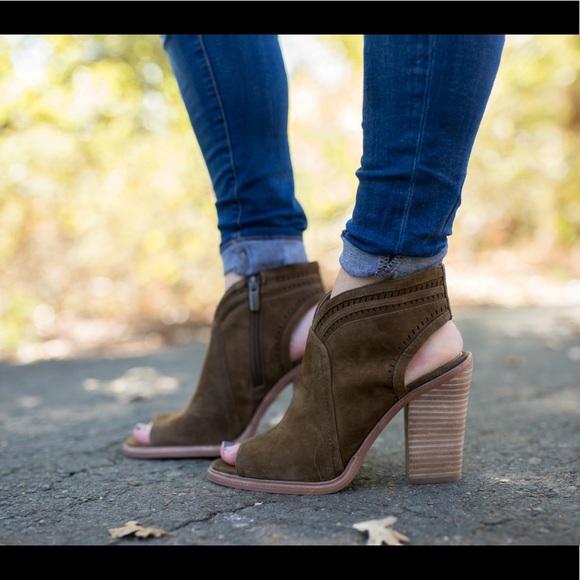 brooks adrenaline gts 18 size 13